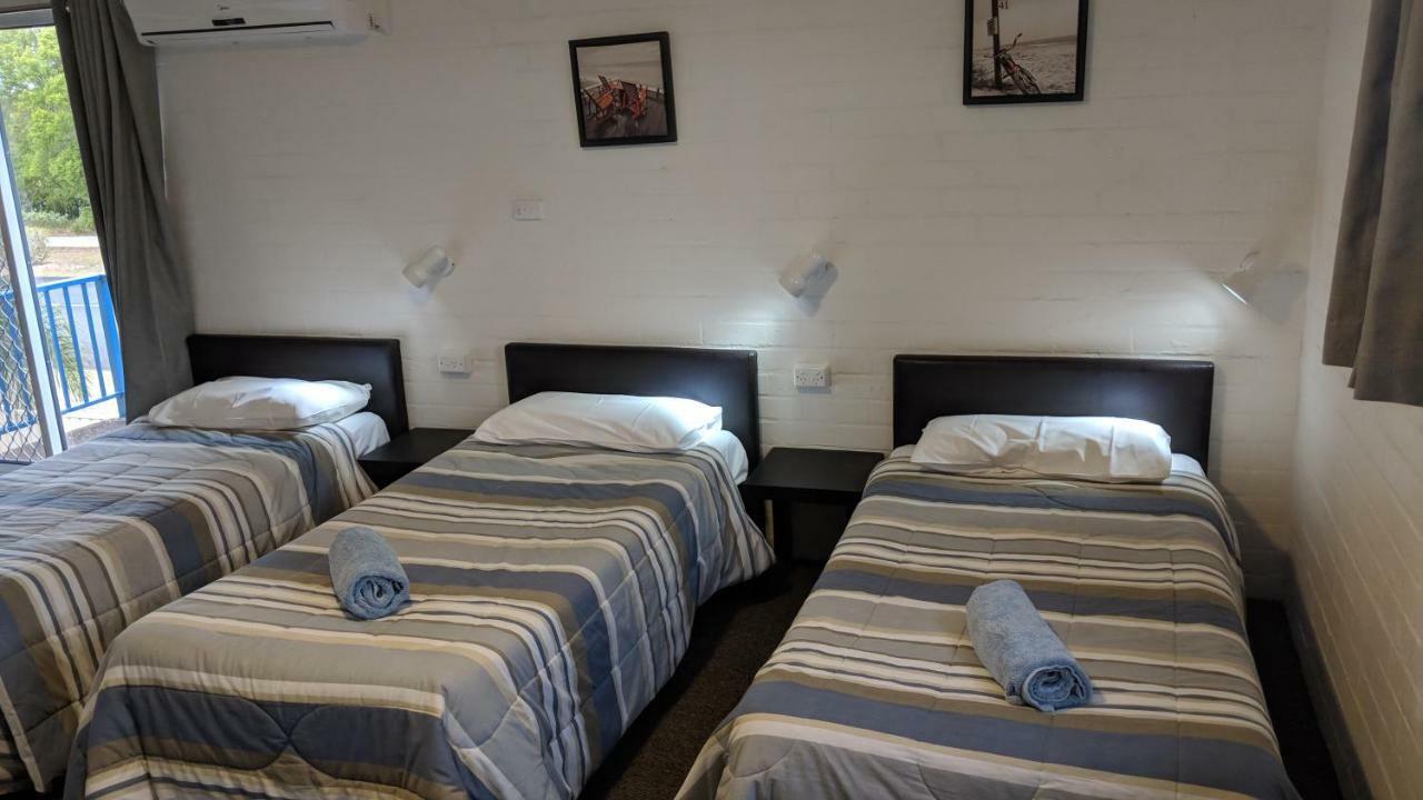 Harrington Village Motel Manning Point 외부 사진
