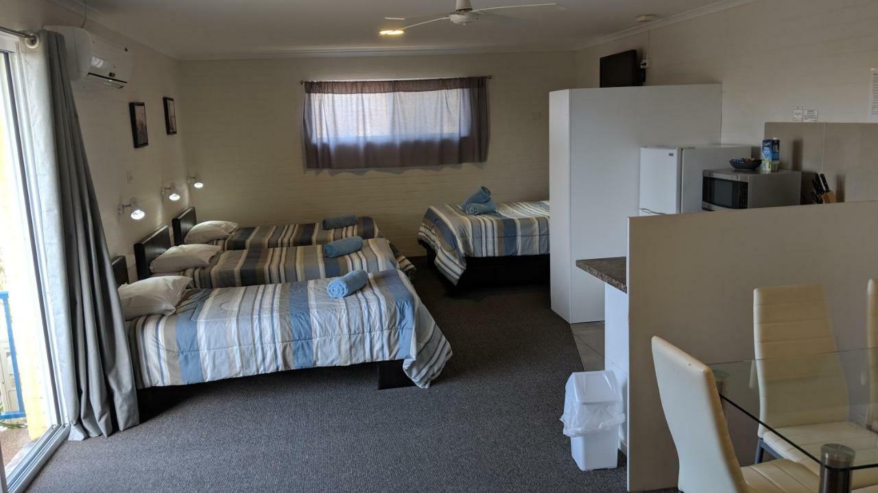 Harrington Village Motel Manning Point 외부 사진